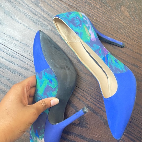 Shoes - Picture 3 of 4